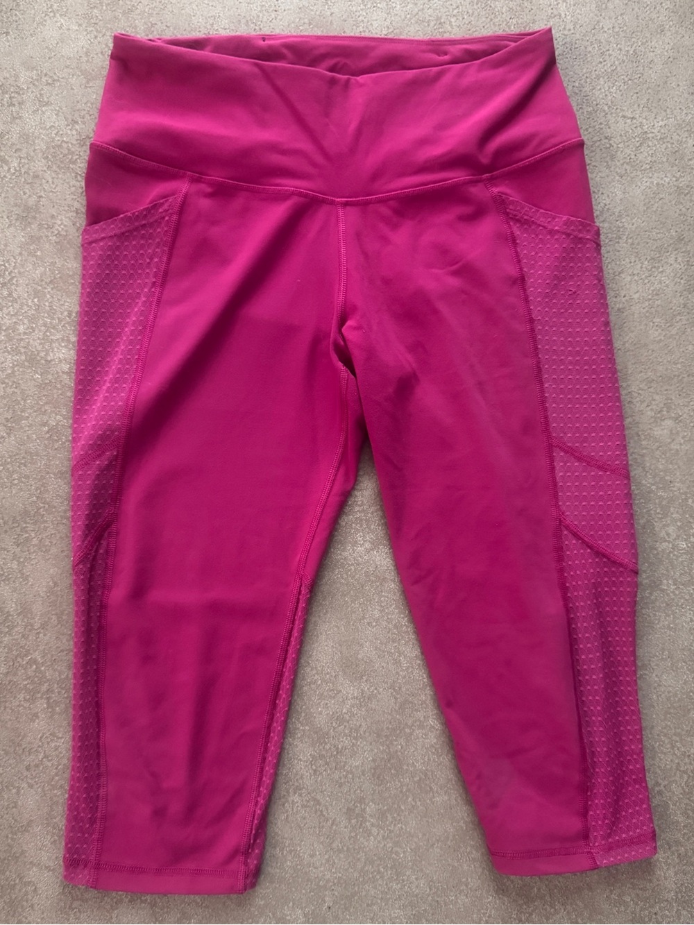 Victoria's Secret Sport Capri Leggings M Pink Mesh Pockets Workout